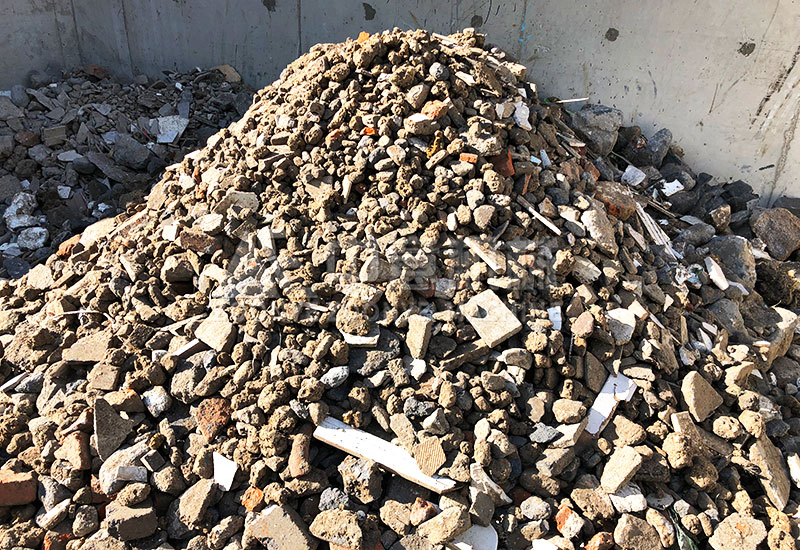 分选出的砖石料